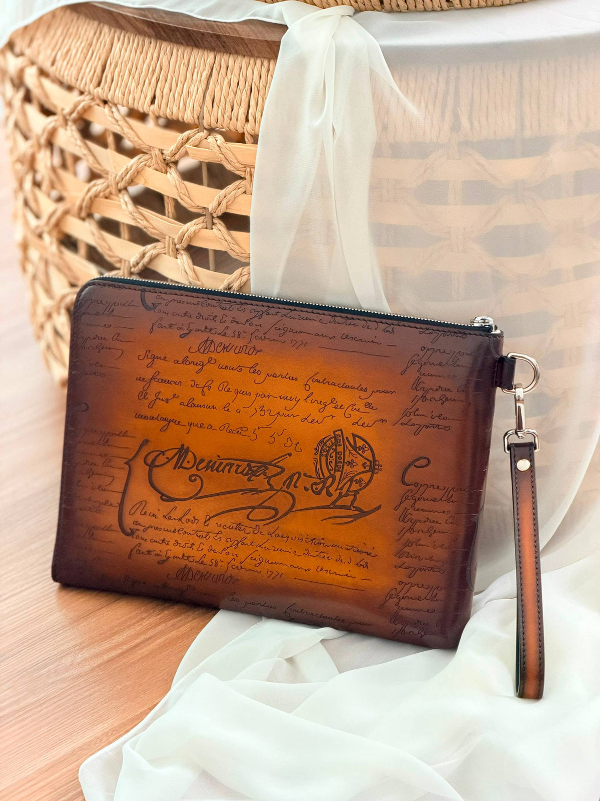 NEW COLLECTION
BRAND- BERLUTi
FILE POUCH
SUPER MASTER QUALITY
WITH PAPER BAG
For Price 👇 WhatsApp✅
0568585901
0507557372
0552275751 Owner Zain 👌
Zain267
♥️♥️♥️