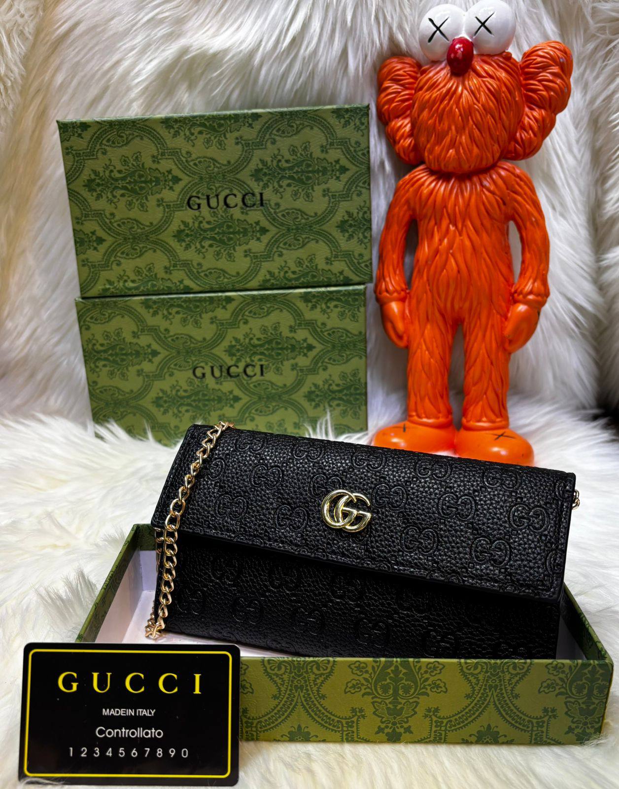 Gucci
good quality,
comes with box,
🎁🎁🎁
size... 19*11 cm
70 dhs❣️
Zain12
♥️♥️♥️