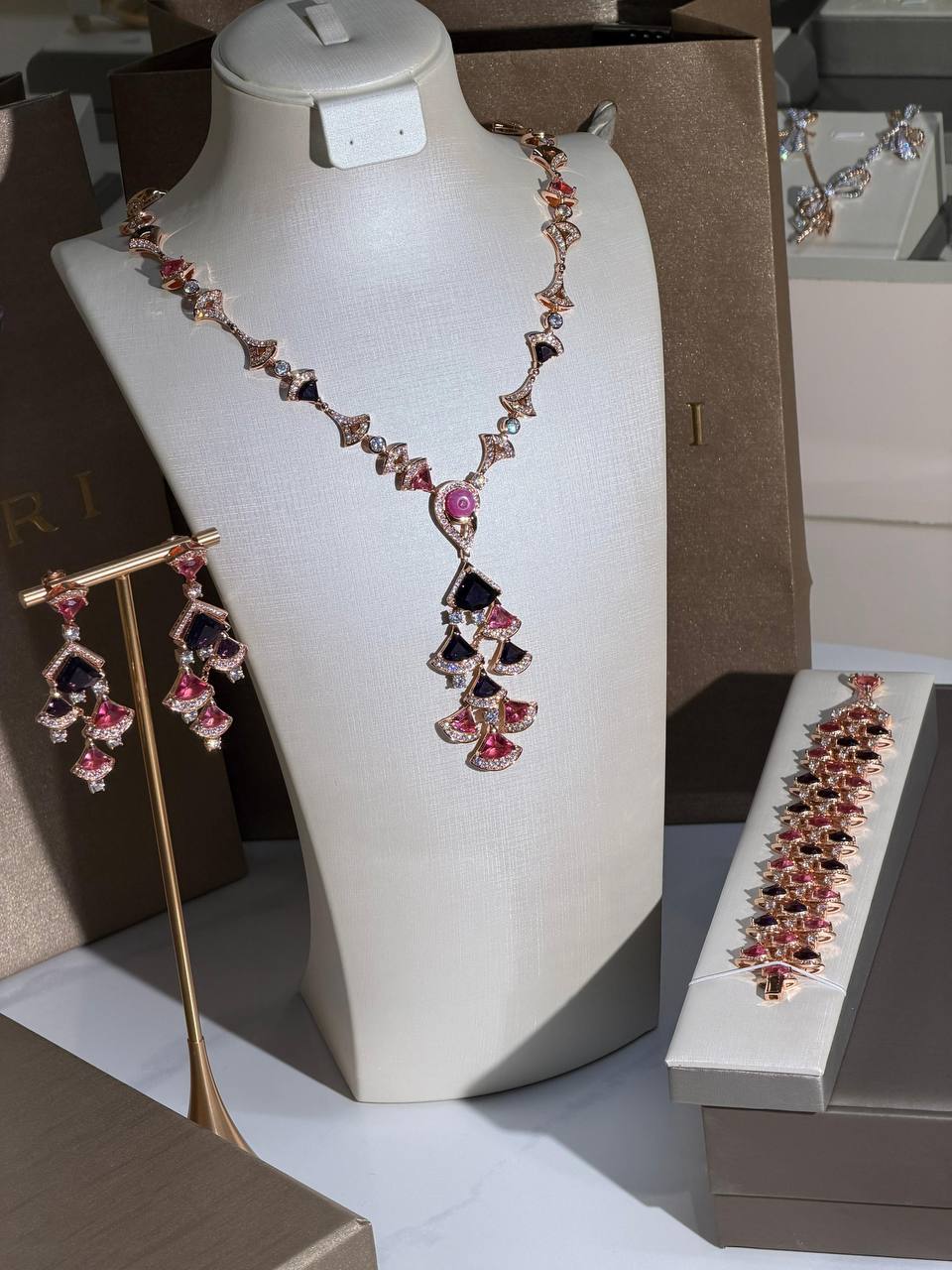 BVLGARI
Collection 😍😎
Quality: Super Master
* Necklace
* Earring
For Price 👇 WhatsApp✅
0568585901
0507557372
0552275751 Owner Zain 👌
Zain268
♥️♥️♥️