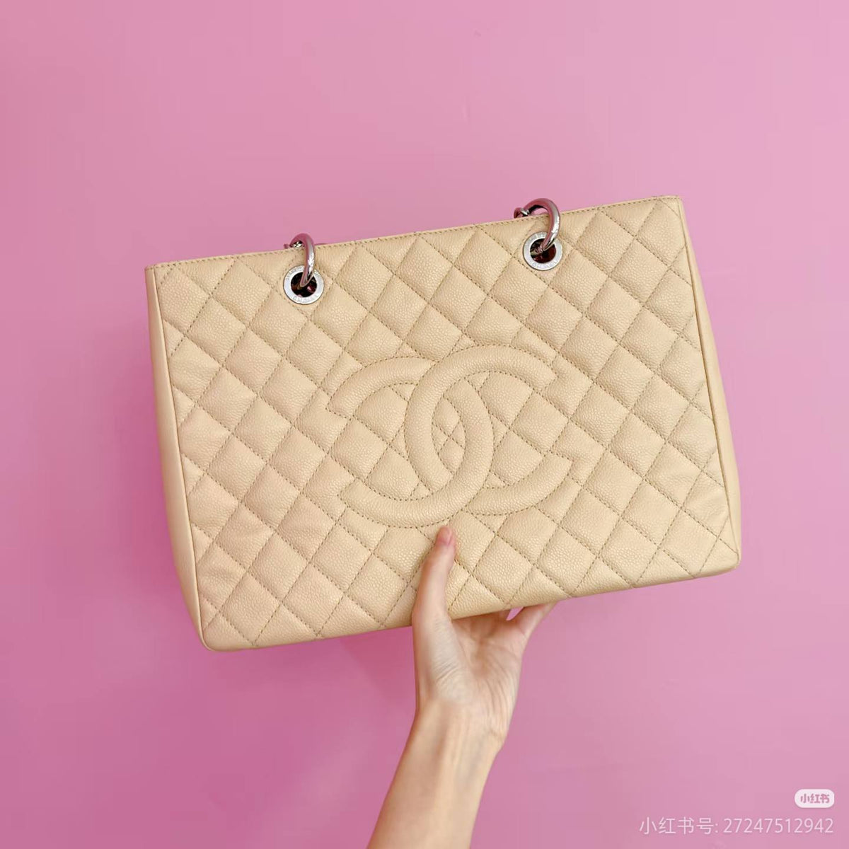 Chanel
280 dhs🇦🇪🇦🇪
Zain10
♥️♥️♥️