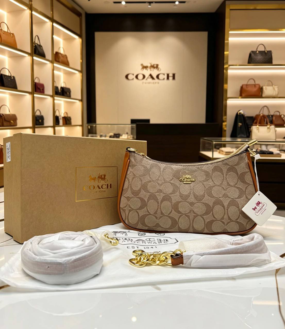 Coach
100 dhs✅
with box
Good quality
Zain07
♥️♥️♥️