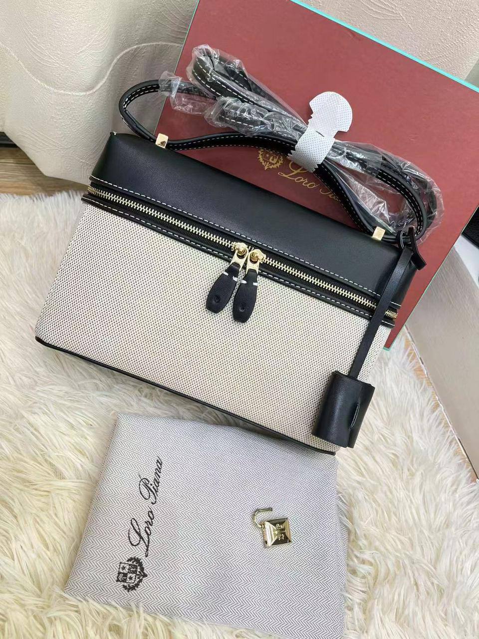 Loro Piana
90 dhs🪙🖤
good quality
Zain143
♥️♥️♥️