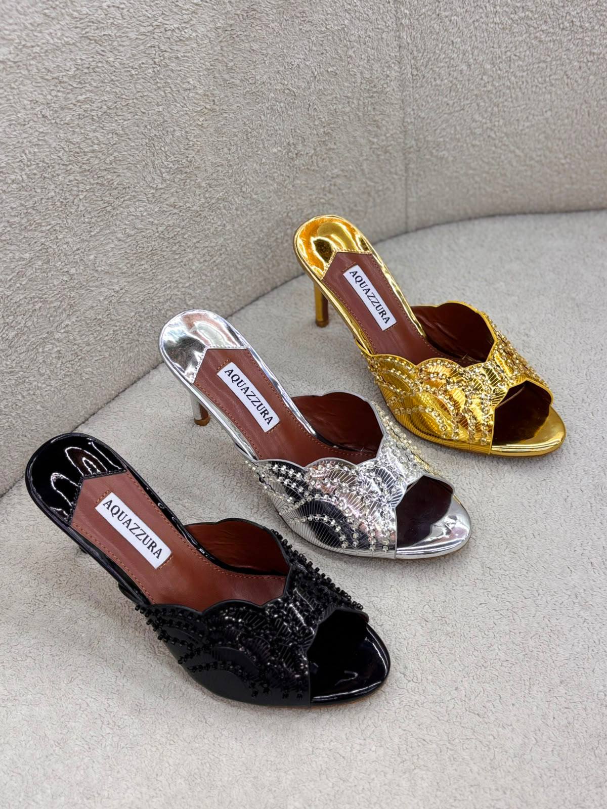 Aquazzura
120 dhs✅
Size 36-41
Zain55
♥️♥️♥️