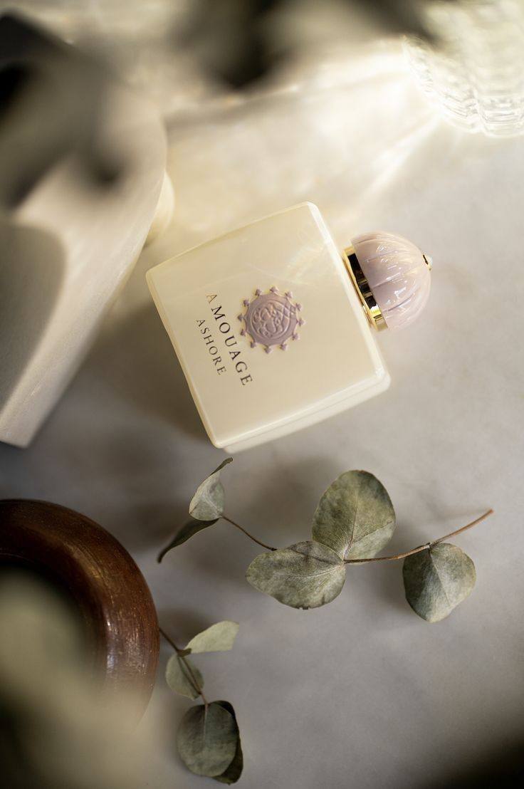Amouage
55 dhs🌺
Zain36
♥️♥️♥️