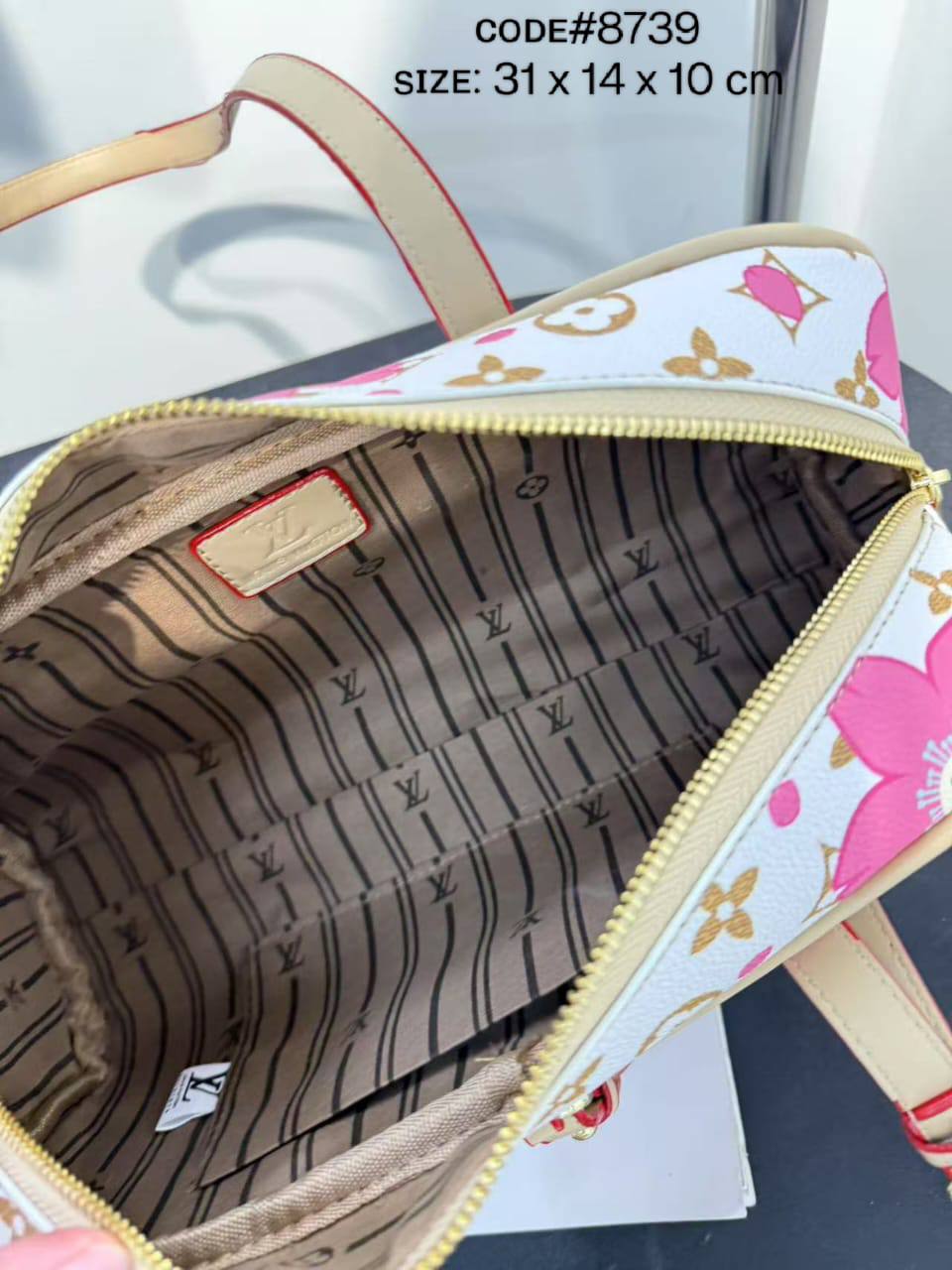 LV
ʜᴀɴɢ ᴏɴ sʜᴏᴜʟᴅᴇʀ ʙᴀɢ
ᴍᴏɴᴏɢʀᴀᴍ ʟᴇᴀᴛʜᴇʀ
CHERRY X MURAKAMI ᴅᴇsɪɢɴ
sɪᴢᴇ : 31 cm
70 dhs❤️
Zain31
♥️♥️♥️