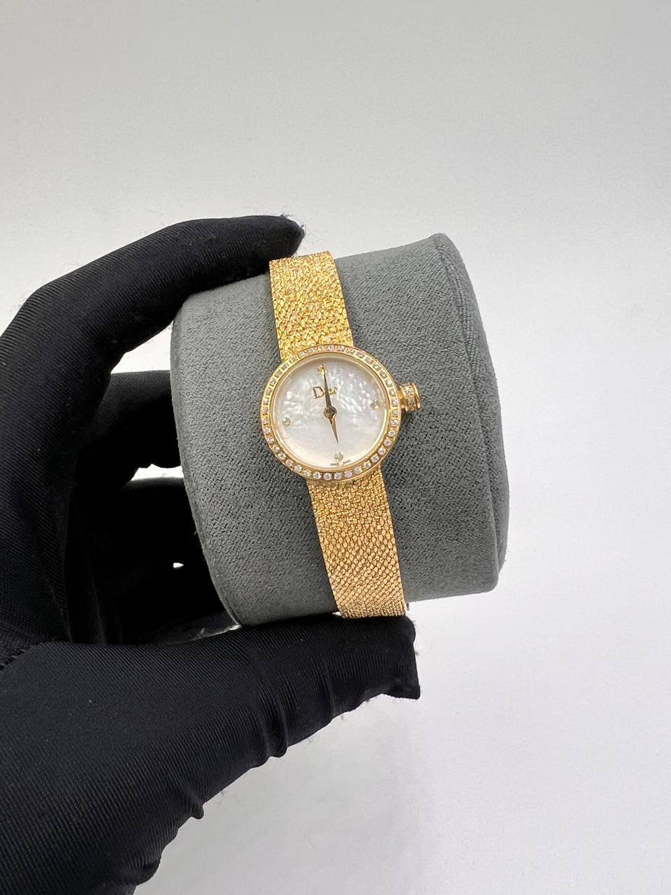 Dior
with box
280 dhs🇦🇪🇦🇪
19mm
Zain85
♥️♥️♥️
