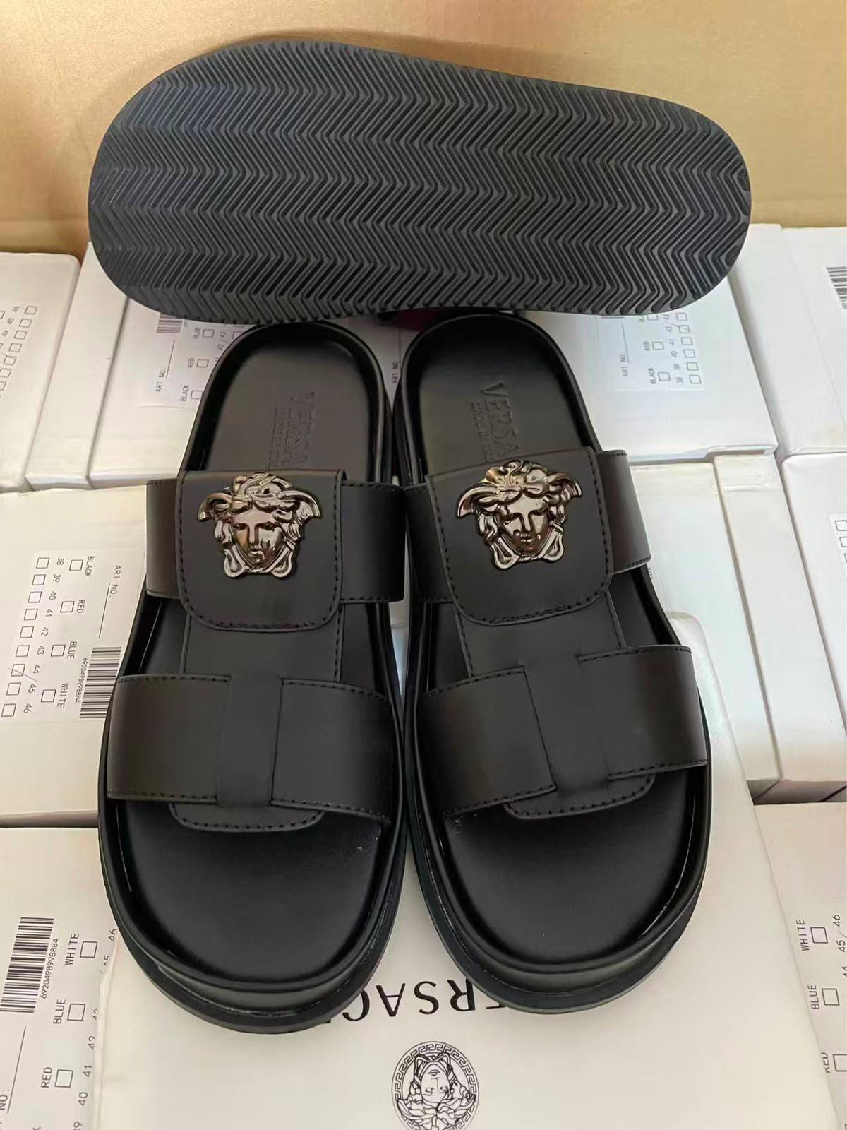 Versace Men Slipper,
New Collection High Quality
Size 40 To 45
110 dhs🇦🇪🇦🇪
Zain120
♥️♥️♥️