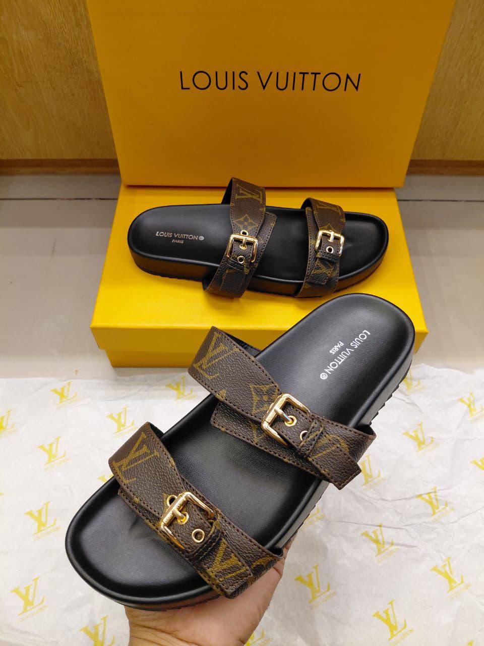 Louis Vuitton Slipper,
New Arrived
Size 36 To 41
100 dhs🇦🇪🇦🇪
Zain120
♥️♥️♥️