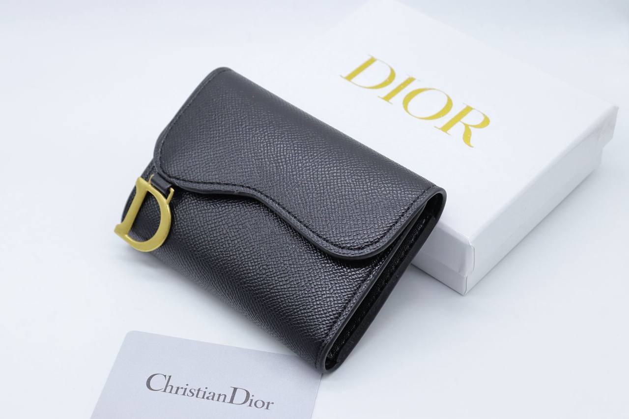 Ladies Wallets
60 dhs🪙💕
Zain33
♥️♥️♥️