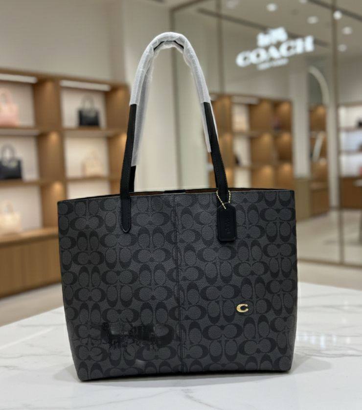Coach
95 dhs🗽
Size. 40 cm
Zain175
♥️♥️♥️