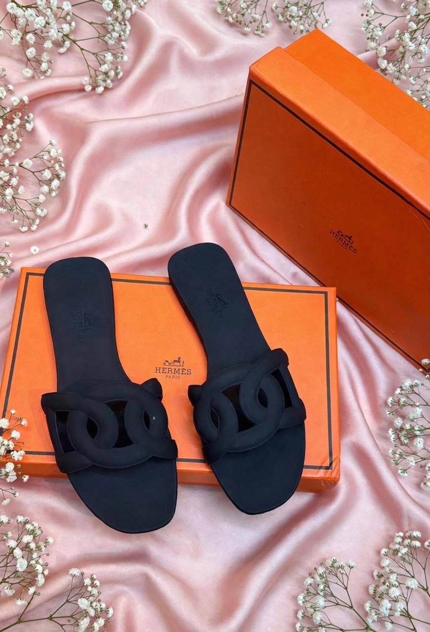 Hermes
36 to 41
85 dhs🇦🇪🇦🇪
Zain236
♥️♥️♥️