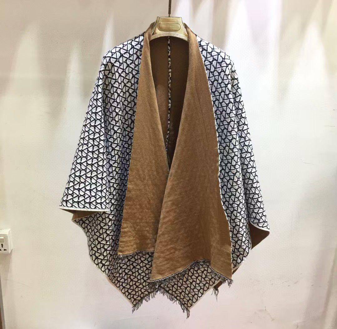 For winter big scarf 🛍️🧚♀️🧚♀️
Free size 
150 dhs🪙
Master Good pualiit
Zain231
♥️♥️♥️