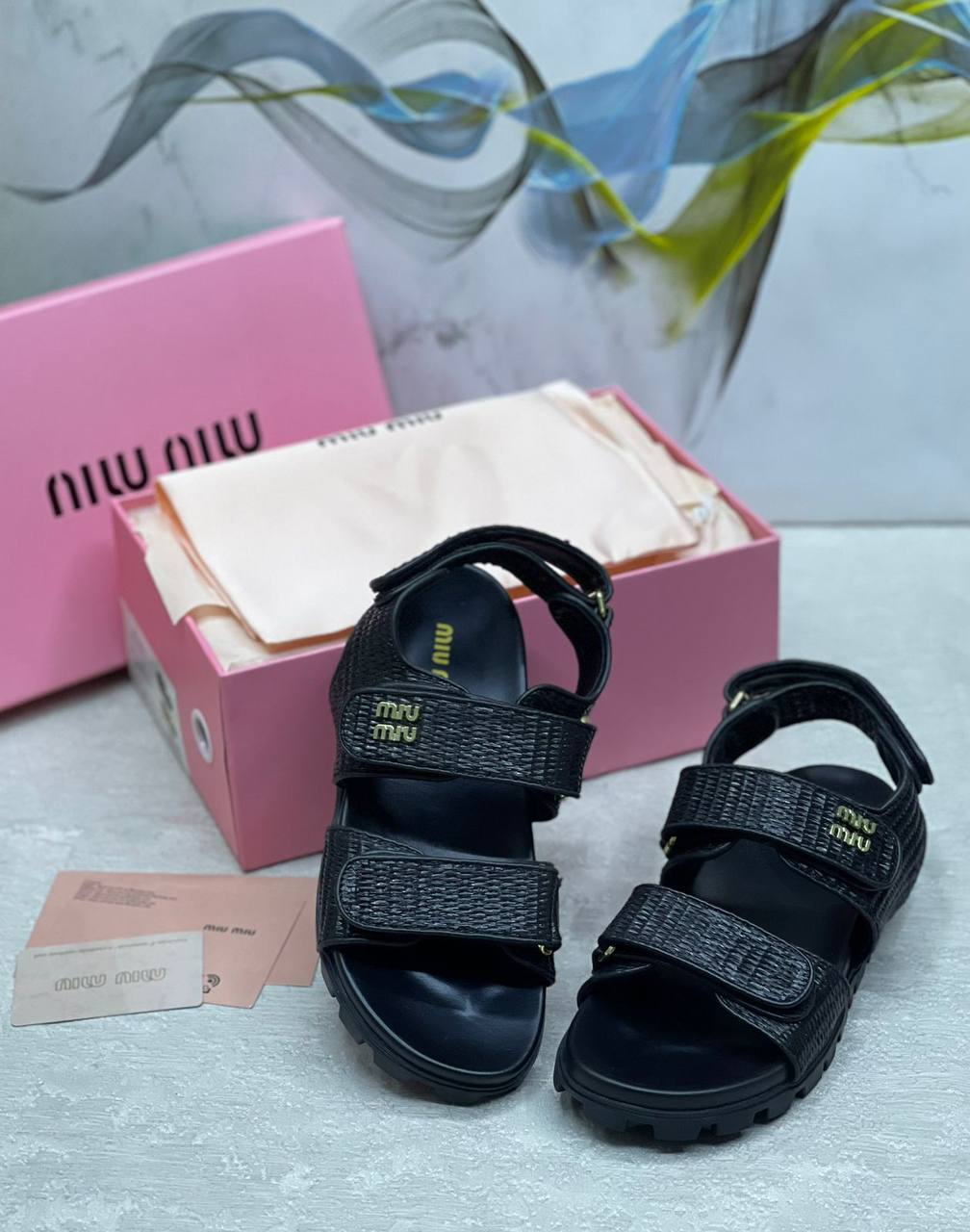 Miu Miu
Size 36-41
120 dhs✅
Zain175
♥️♥️♥️