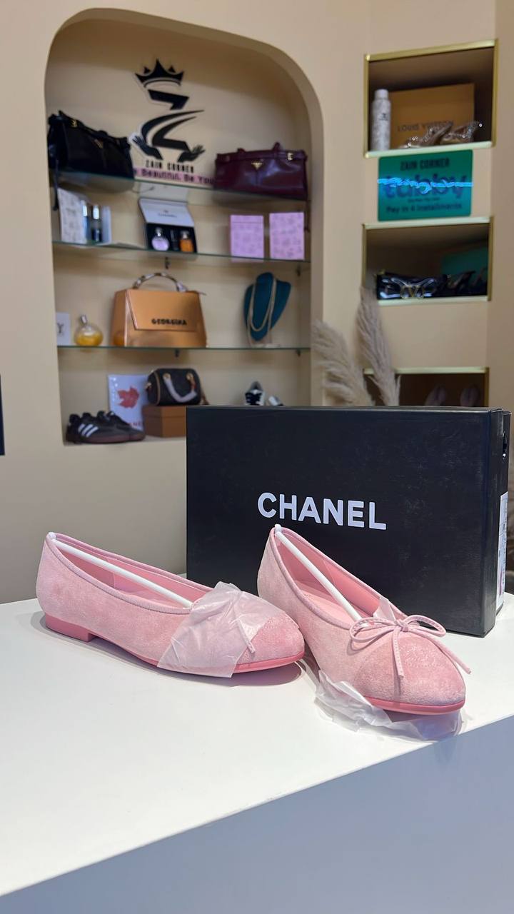 Chanel
130 dhs
36-41
Zain145
♥️♥️♥️