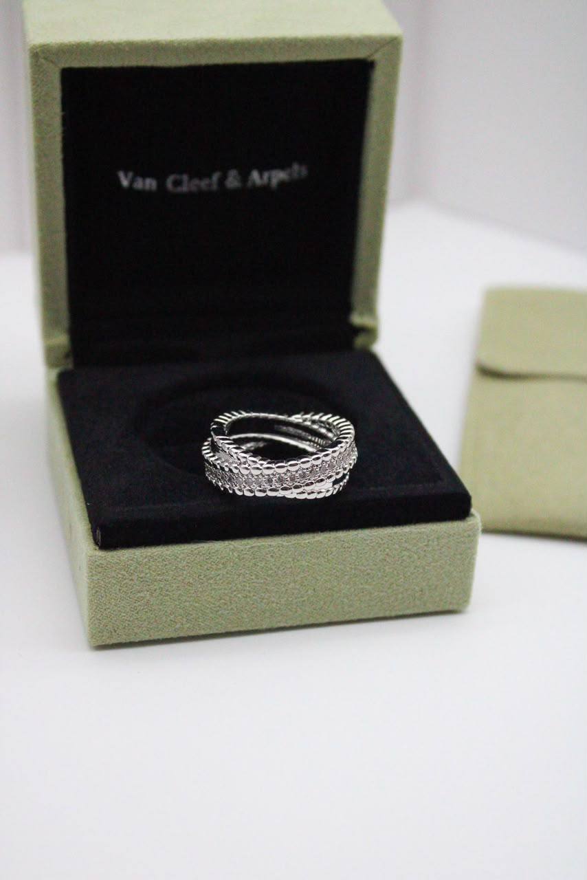 Vca ring
65 dhs
Zain122
♥️♥️♥️
