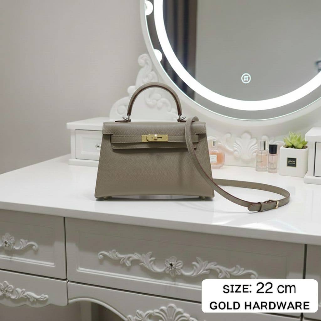 HERMES ᴋᴇʟʟʏ
ɢᴏʟᴅ ʜᴀʀᴅᴡᴀʀᴇ
ᴍᴀᴛᴛᴇ ʜᴀʀᴅ ʟᴇᴀᴛʜᴇʀ
ᴡɪᴛʜ ʟᴏɴɢ ʙᴇʟᴛ sᴛʀᴀᴘ
sɪᴢᴇ: 22 cm
ᴡɪᴛʜ BOX
🎁🎁🎁
90 dhs❤️
Zain31
♥️♥️♥️