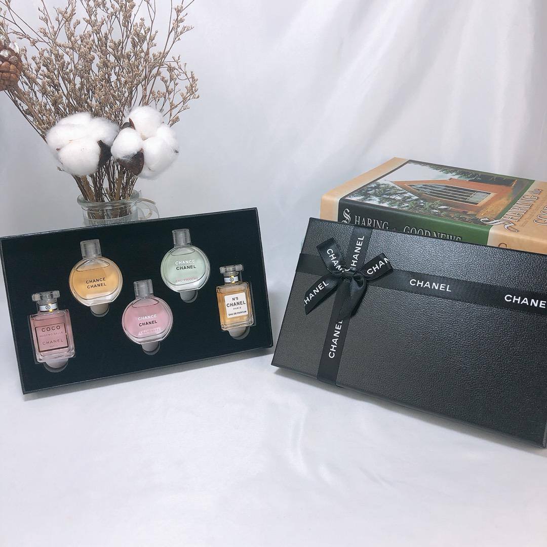 Chanel
5 in 1
7.5ml each
45 dhs🪙🌨️
Zain93
🌨️🌨️🌨️