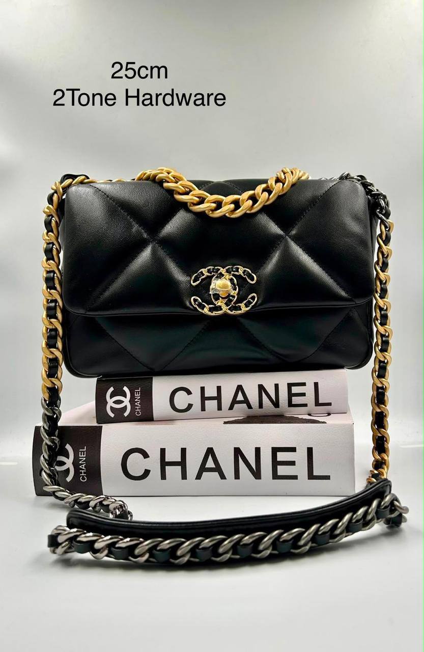 Chanel
metallic silver
Flap Bag featuring mixed gold and silver-tone hardware.❤️❤️
For Price 👇 WhatsApp✅
0568585901
0507557372
0552275751 Owner Zain 👌
Zain71
♥️♥️♥️