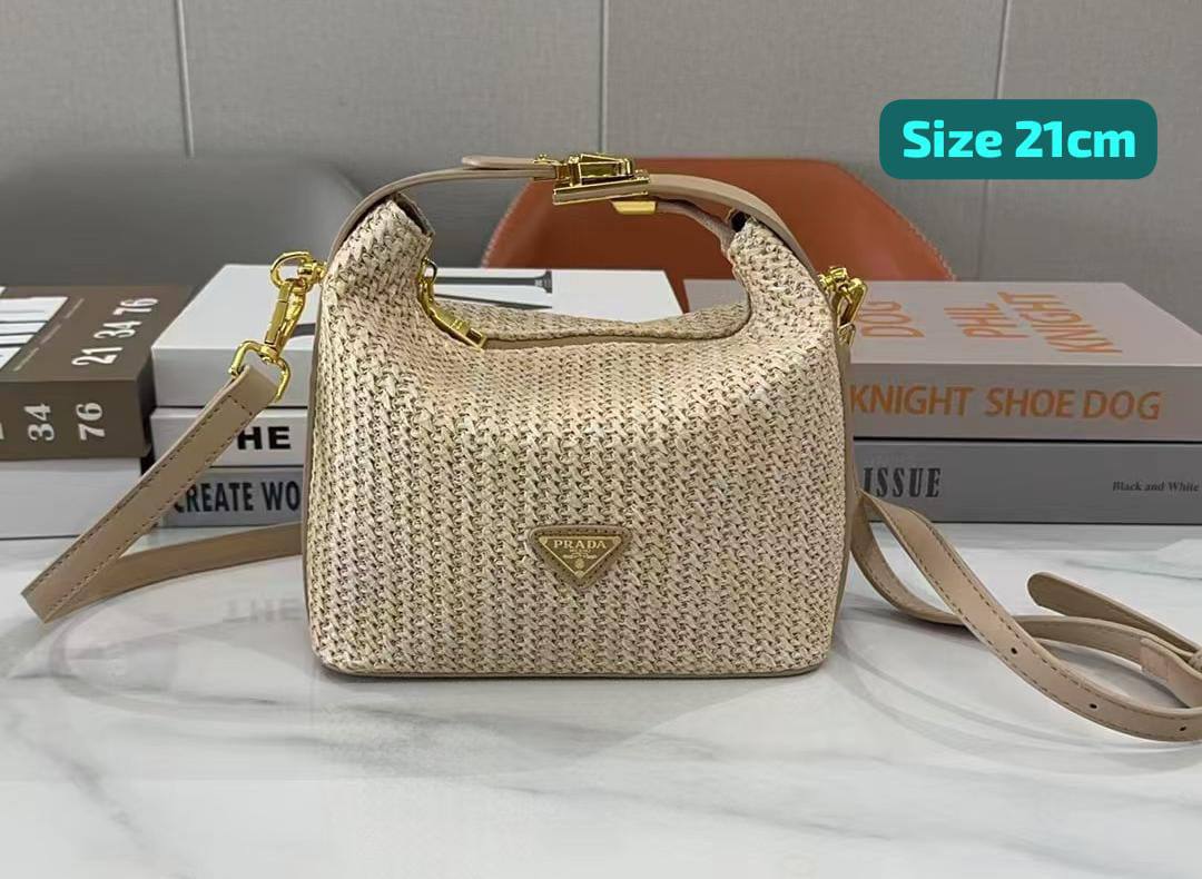 Prada
Good quality
100 dhs✅✅
Zain186
♥️♥️♥️