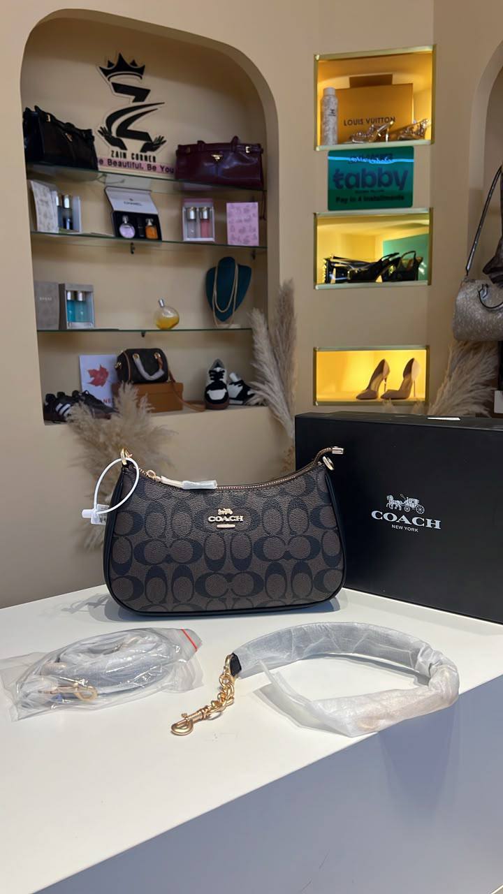 Coach
95 dhs
With box
Zain44
♥️♥️♥️