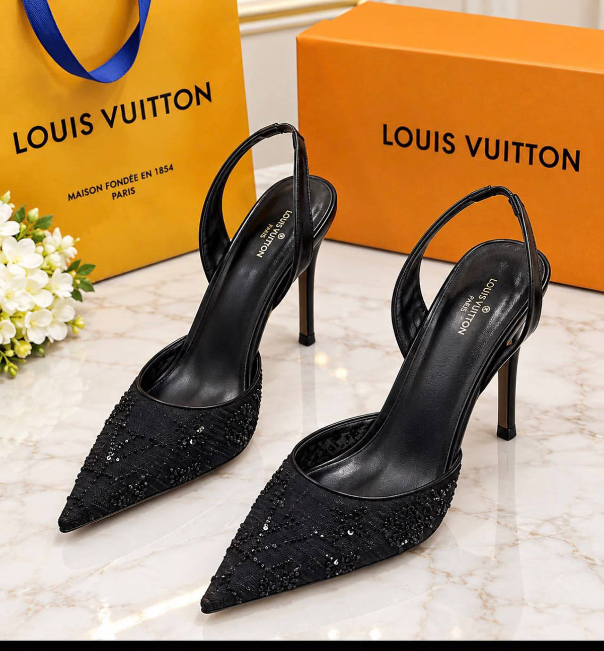 LV heel
Size 36-41
115 dhs🇦🇪🇦🇪
Zain21
♥️♥️♥️