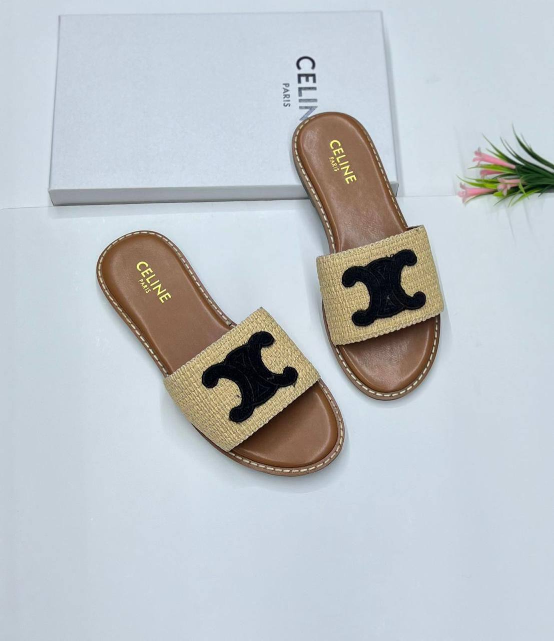 𝐂𝐇𝐀𝐍𝐄𝐋 𝐒𝐋𝐈𝐏𝐏𝐄𝐑𝐒
💯high quality
Size 36-37-38-39-40-41
110 dhs❣️
Zain86
♥️♥️♥️