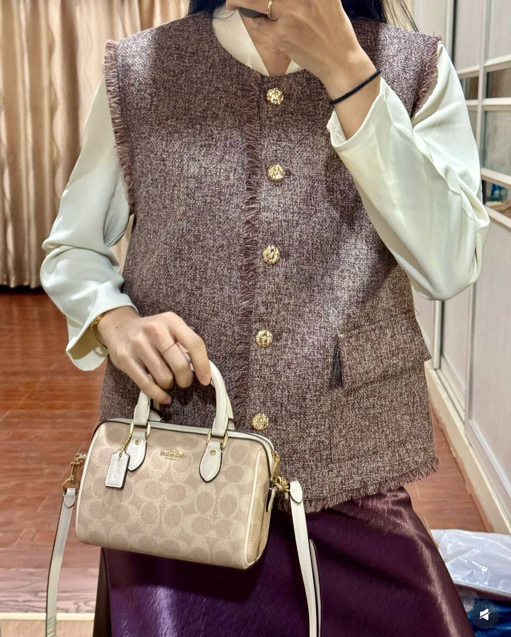 COACH
NEW CAME GOOD QUALITY
WITH BOX
🎁🎁🎁
90 dhs🪙🌨️
SIZE: 18cm
Zain39
♥️♥️♥️