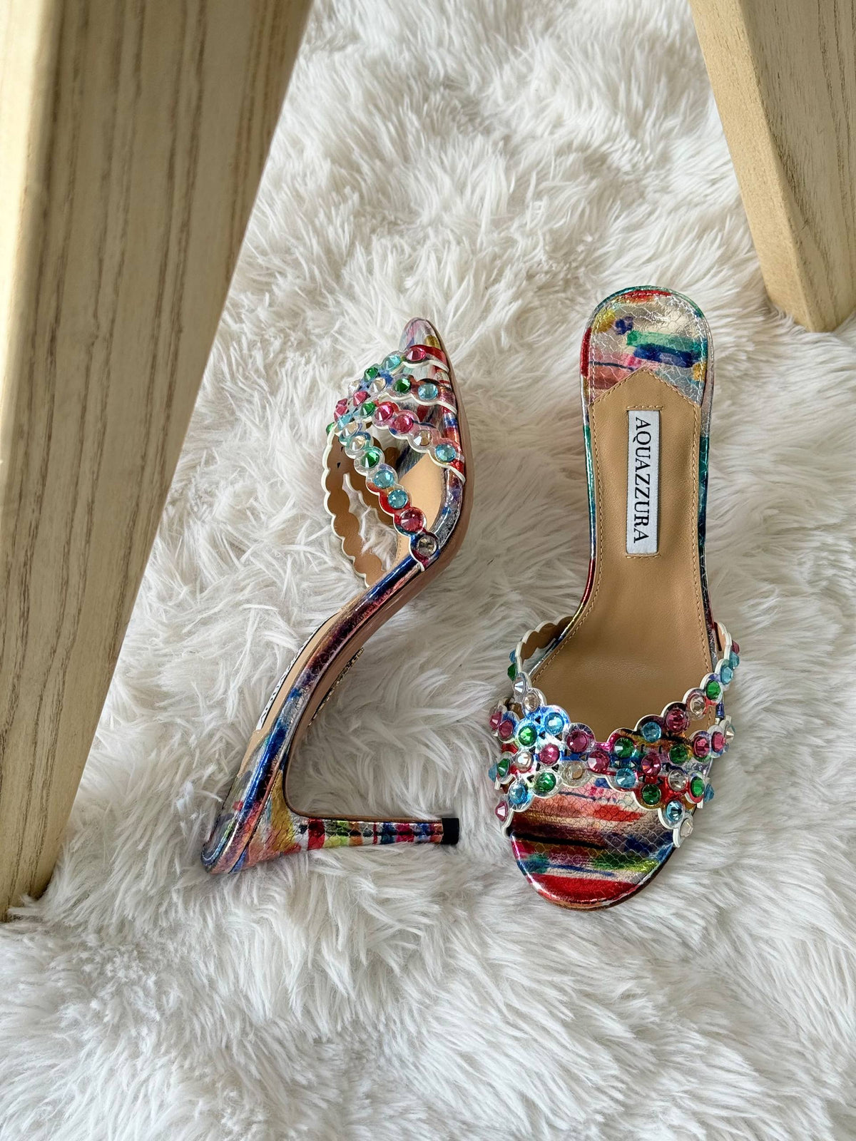 Aquazzura
Size 36 too 42
480 dhs🇦🇪🇦🇪
Zain303
♥️♥️♥️