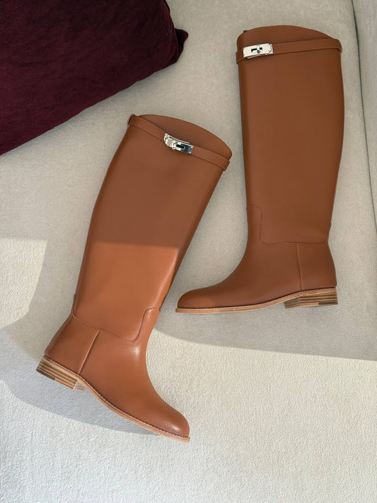 (HERMES)🦁
QUALITY: SUPER MASTER 💥😍
SIZE:36 TO 41🥰💥
700 dhs🇦🇪🇦🇪
Zain319
♥️♥️♥️