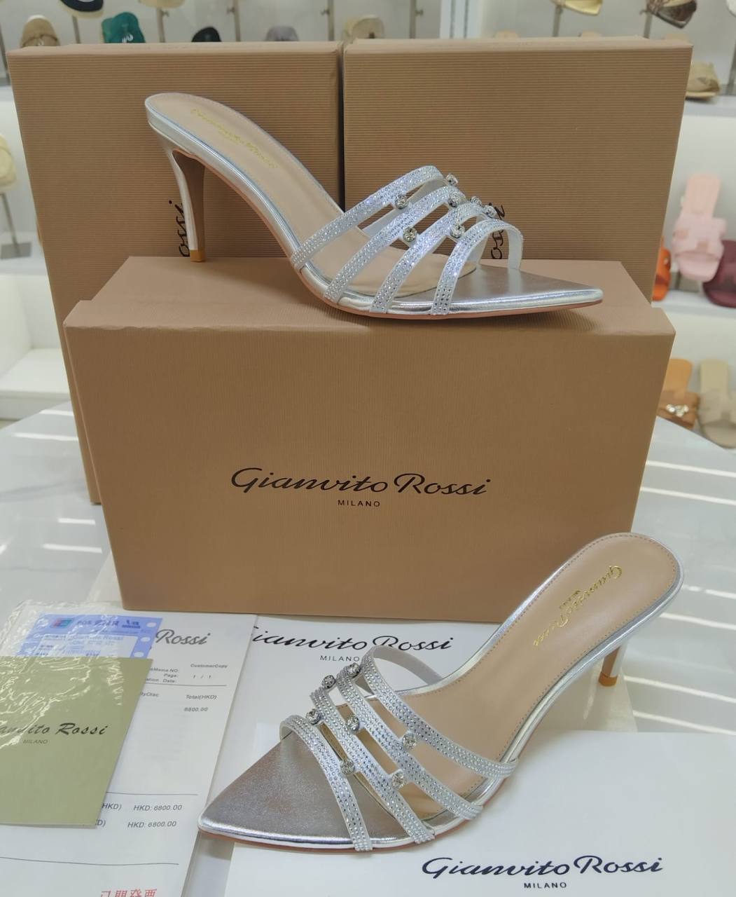 Rossi
High Quality
Size 36-41
280 dhs✅
Zain207
♥️♥️♥️