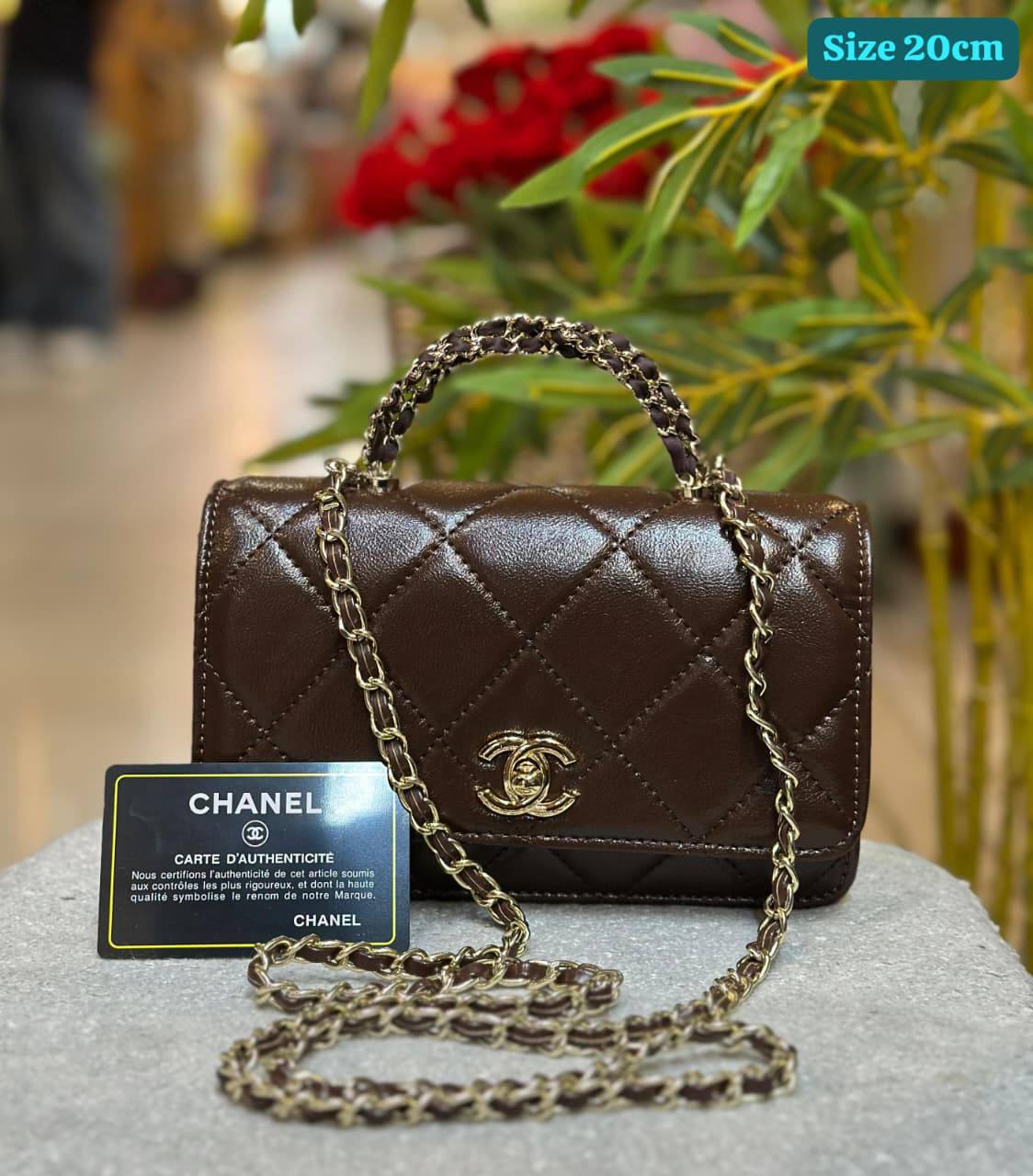Chanel
Good quality
with box
100 dhs✅
Zain290
♥️♥️♥️