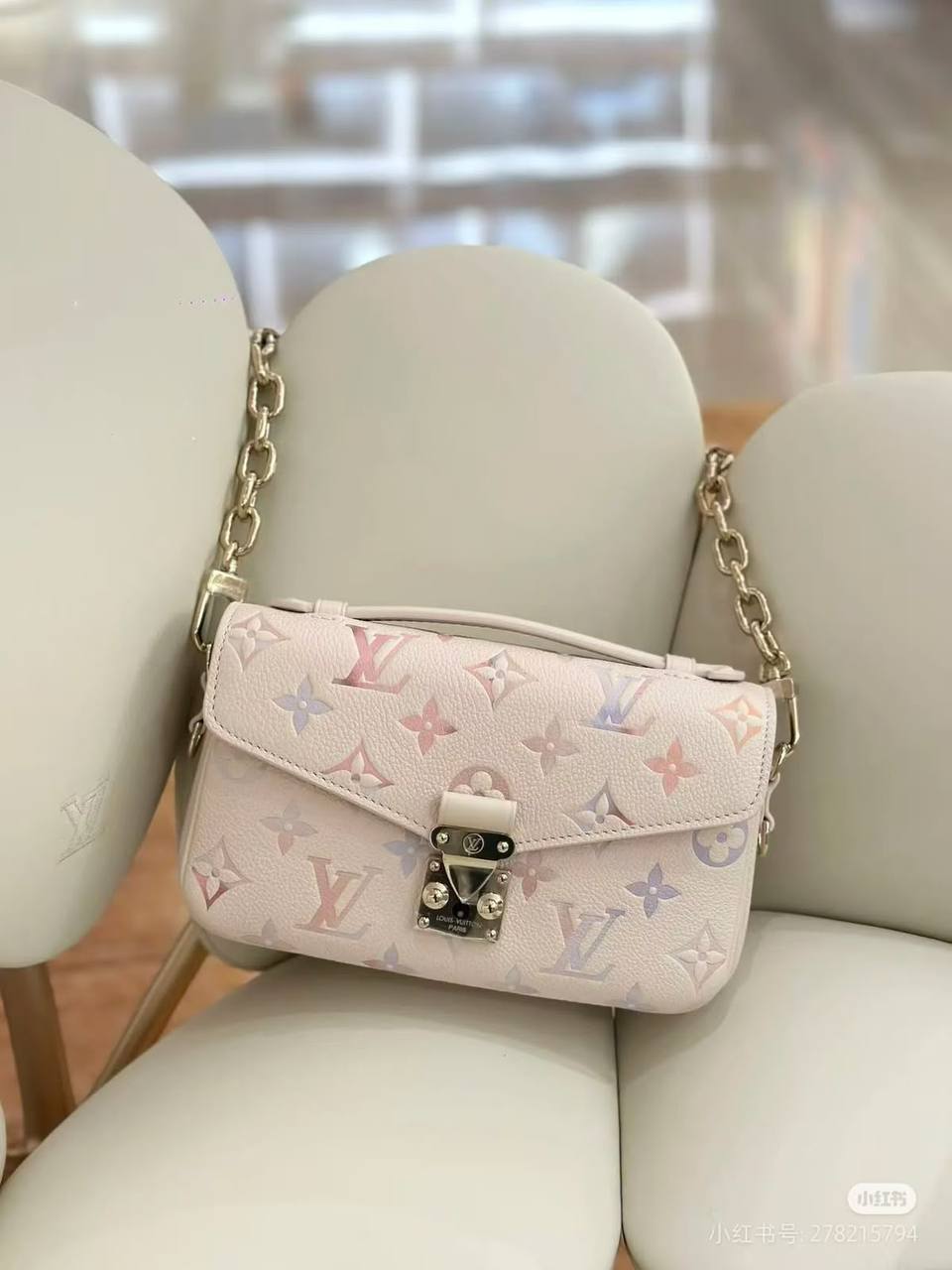 LV
Master💓💓💓
320 dhs✅
Zain153
♥️♥️♥️