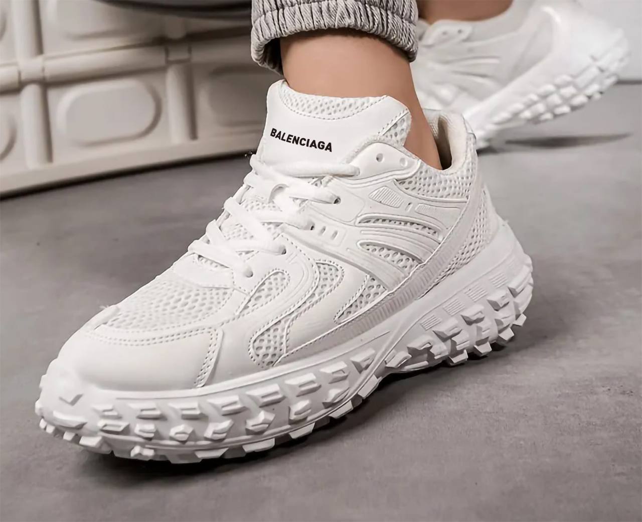 Balenciaga
Size 40to45
95 dhs✅
Zain163
♥️♥️♥️