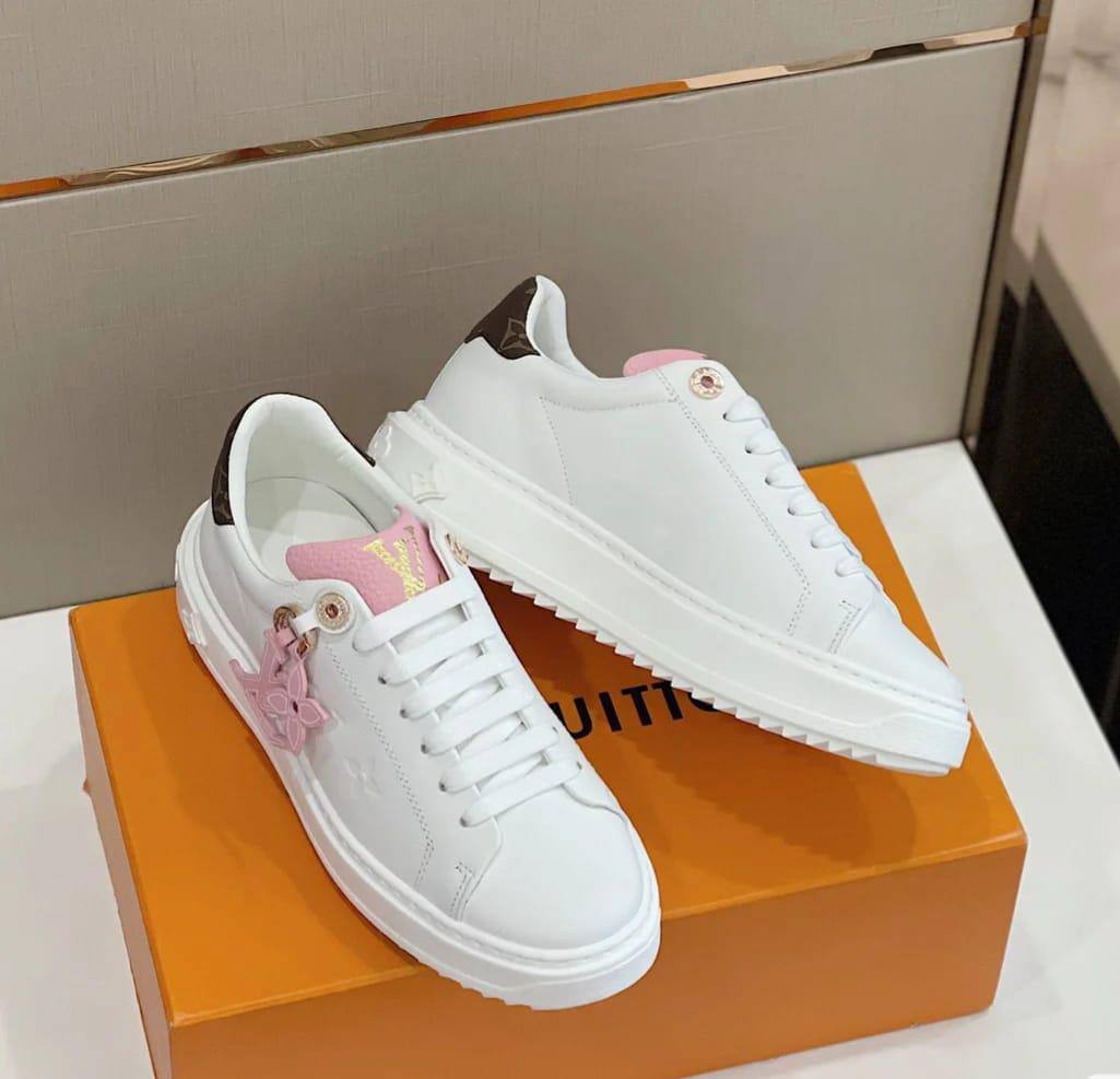 NEW CAME
LV SHOES
140 dhs🪙💚
Size 36 TO 42
Zain40
♥️♥️♥️