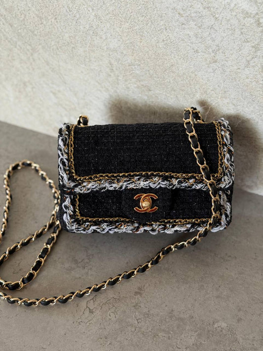 Chanel
𝐒𝐦𝐚𝐥𝐥 𝐂𝐥𝐚𝐬𝐬𝐢𝐜 𝐁𝐚𝐠 𝐂𝐨𝐭𝐭𝐨𝐧 𝐓𝐰𝐞𝐞𝐝
950 dhs✅
ETAG4
♥️♥️♥️