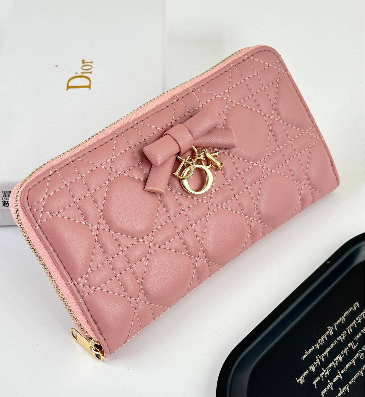 Dior
Master❣️❣️
150 dhs✅
Zain192
♥️♥️♥️