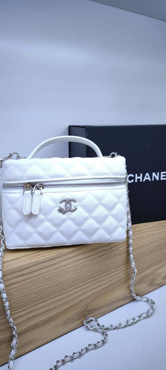 Chanel
100 dhs💓
with box
Zain203
♥️♥️♥️