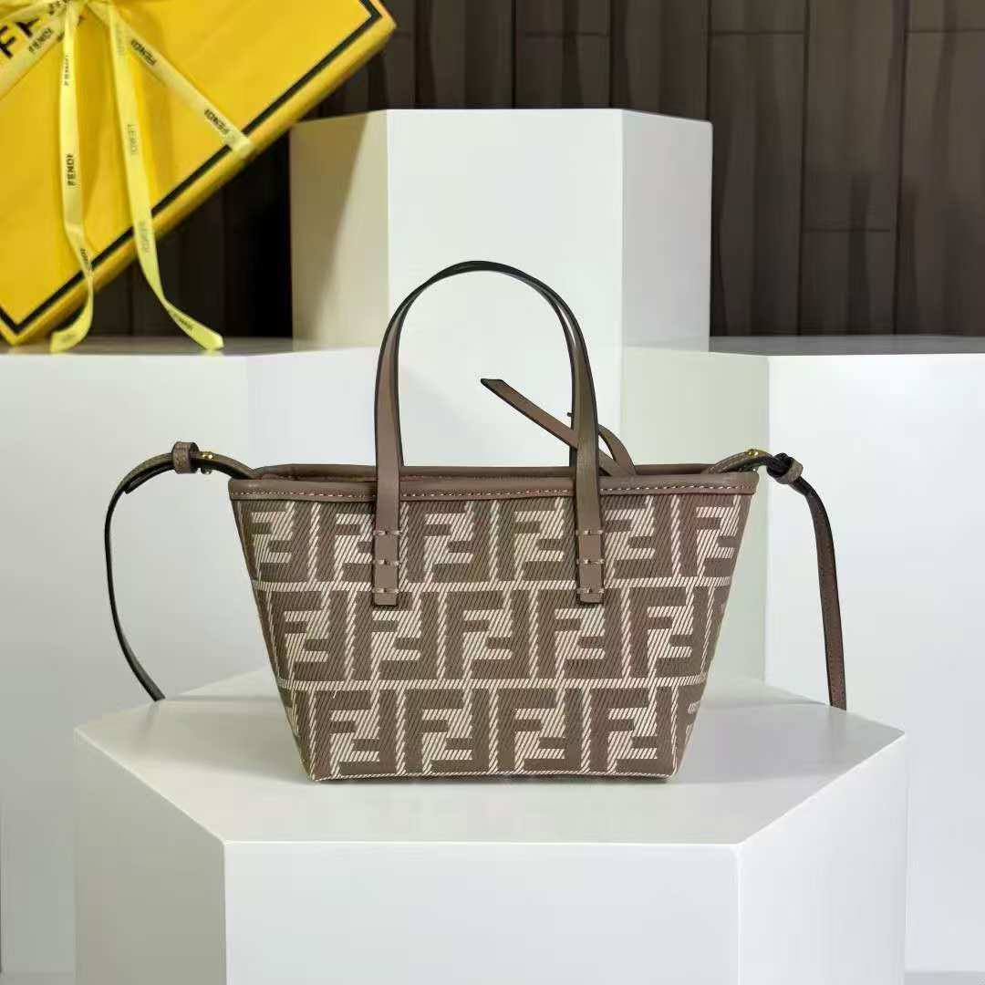 Fendi
270 dhs🇦🇪🇦🇪🇦🇪
Zain10
♥️♥️♥️
