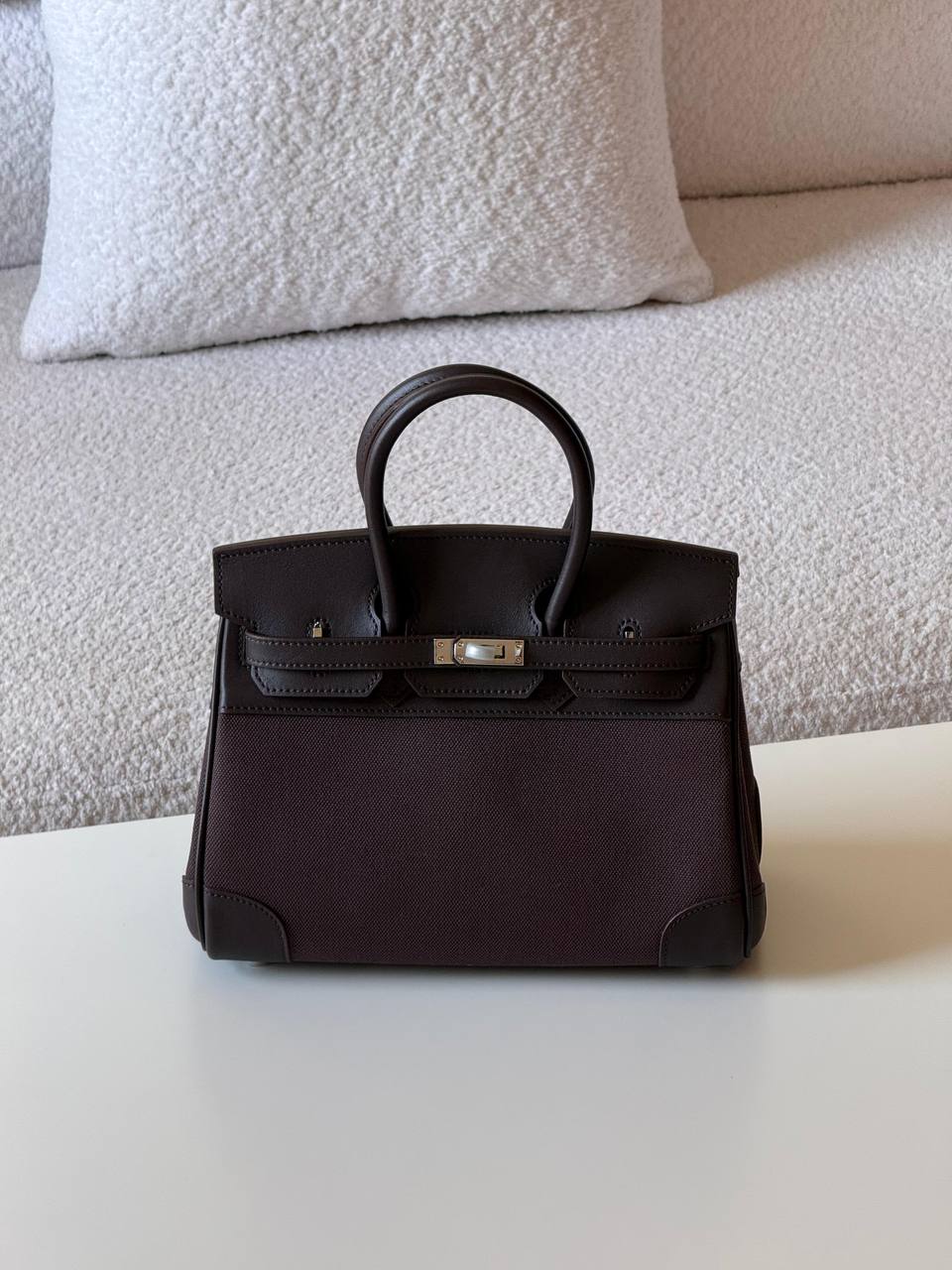 Hermes Birkin toile 25cm💕master quality😍
with box❤️
🎁🎁🎁
680 dhs🪙💚
Zain52
♥️♥️♥️