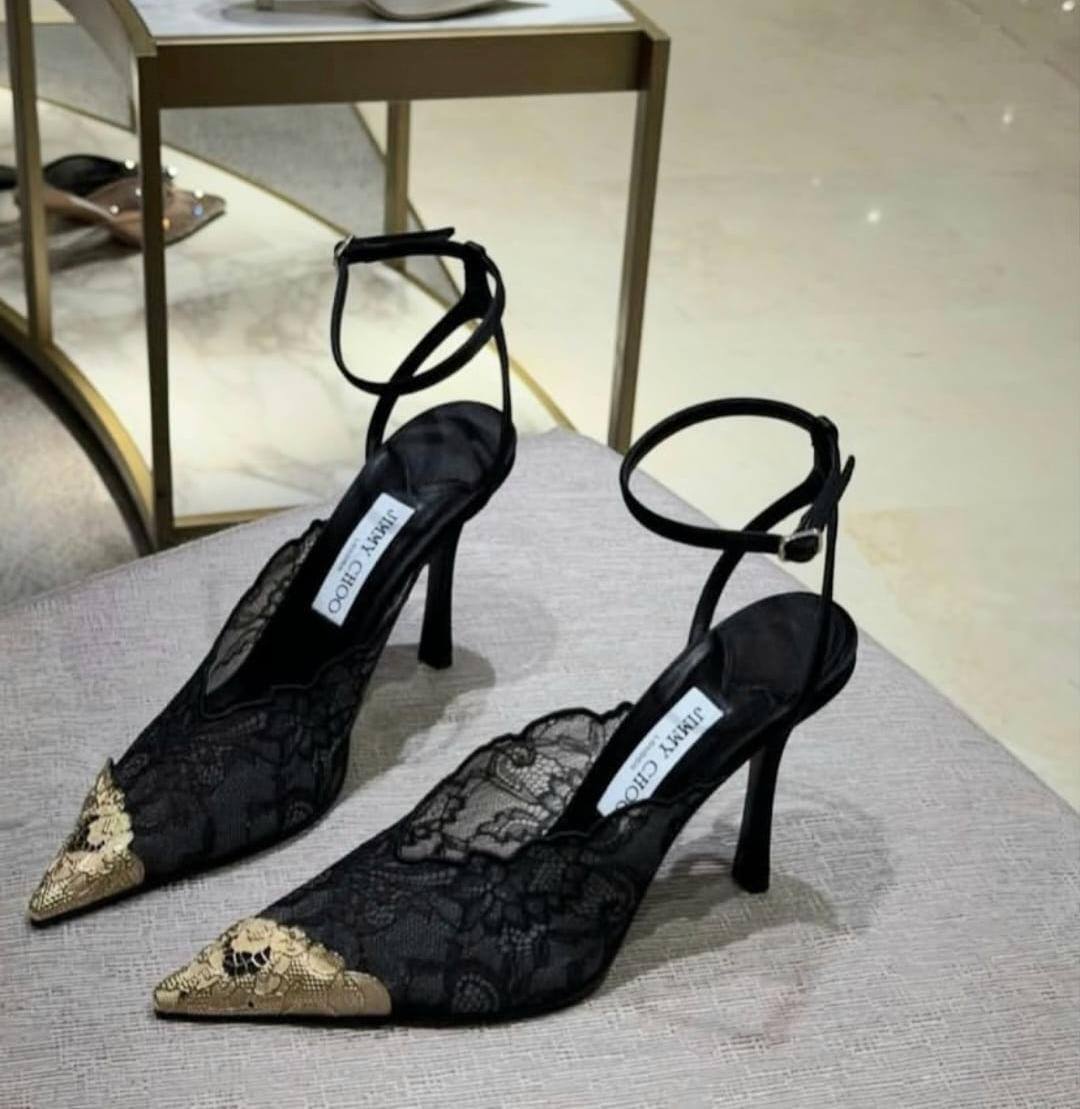 JIMMY CHOO
320 dhs💓
*SIZE 37 TO 41*
Zain224
♥️♥️♥️