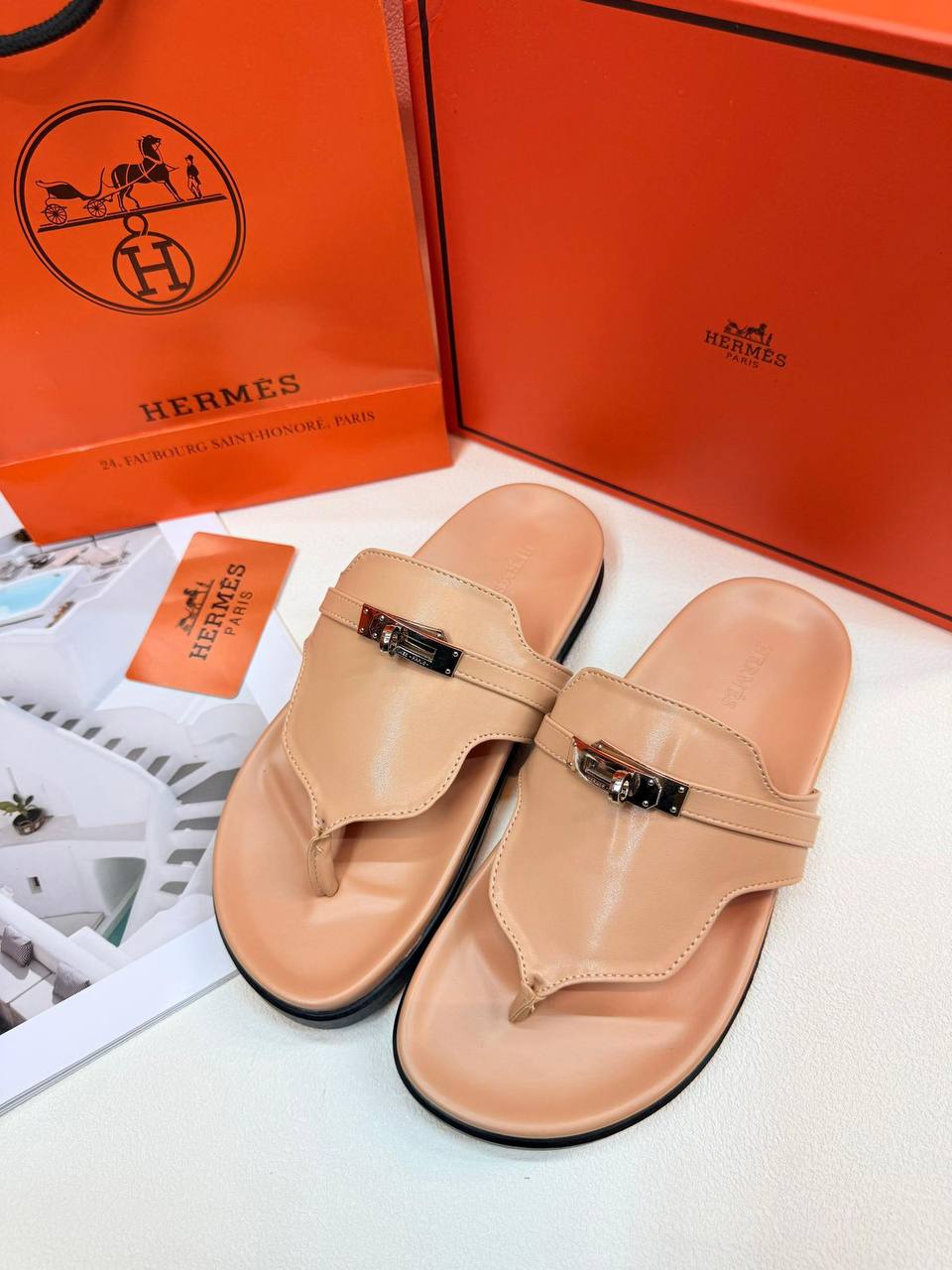 Hermes
Size 36 to 41
90 dhs✅
Zain236
♥️♥️♥️