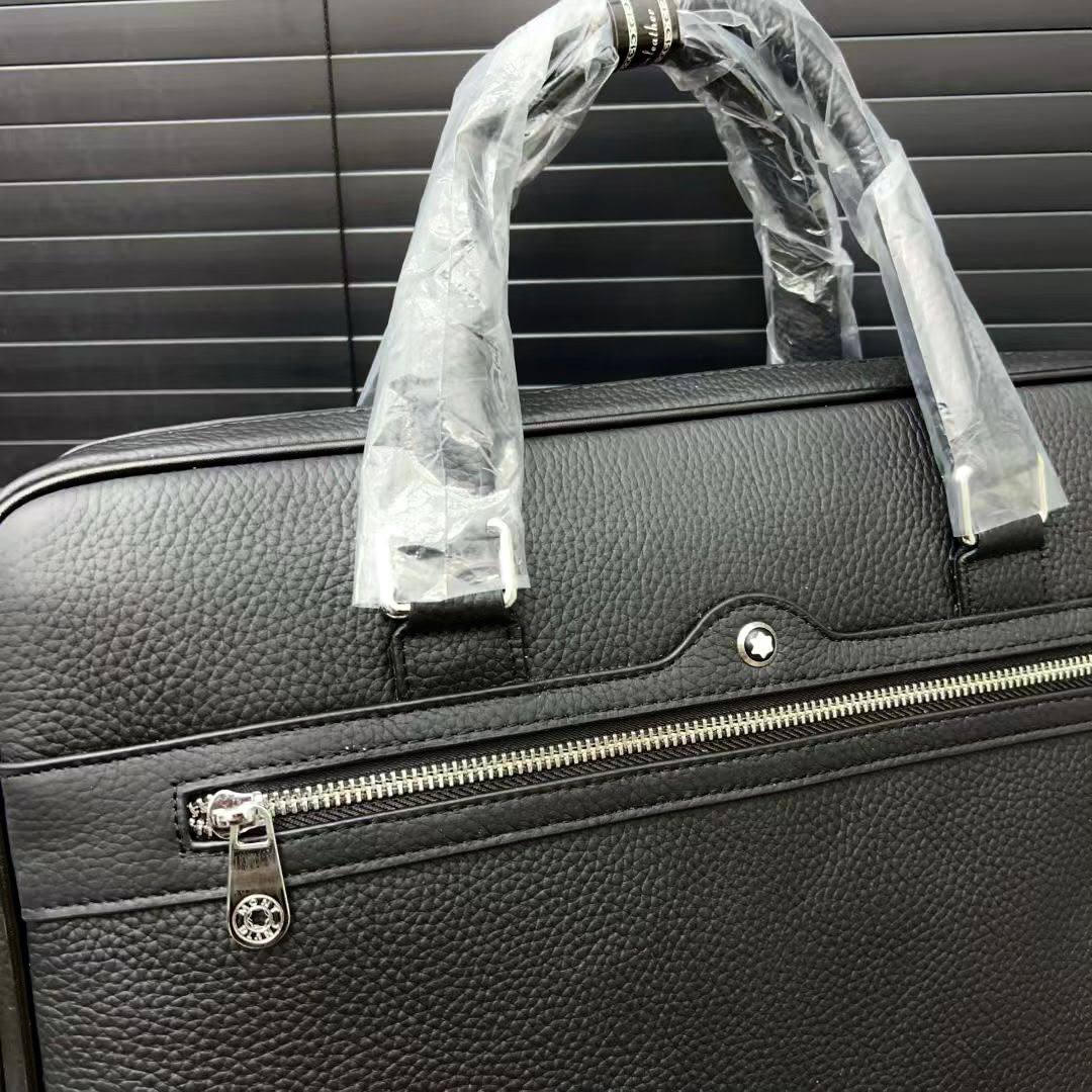 Montblanc Laptop
bag master quality
320 DHS
leather
Zain39
♥️♥️♥️