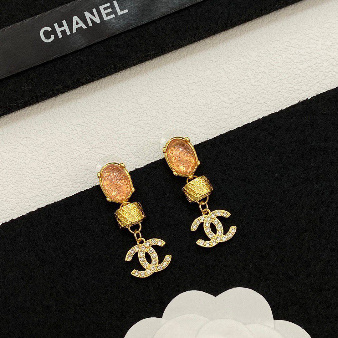 Chanel Earrings* 🦋
Master Quality
*55* AED normal box 📦
Zain48
♥️♥️♥️