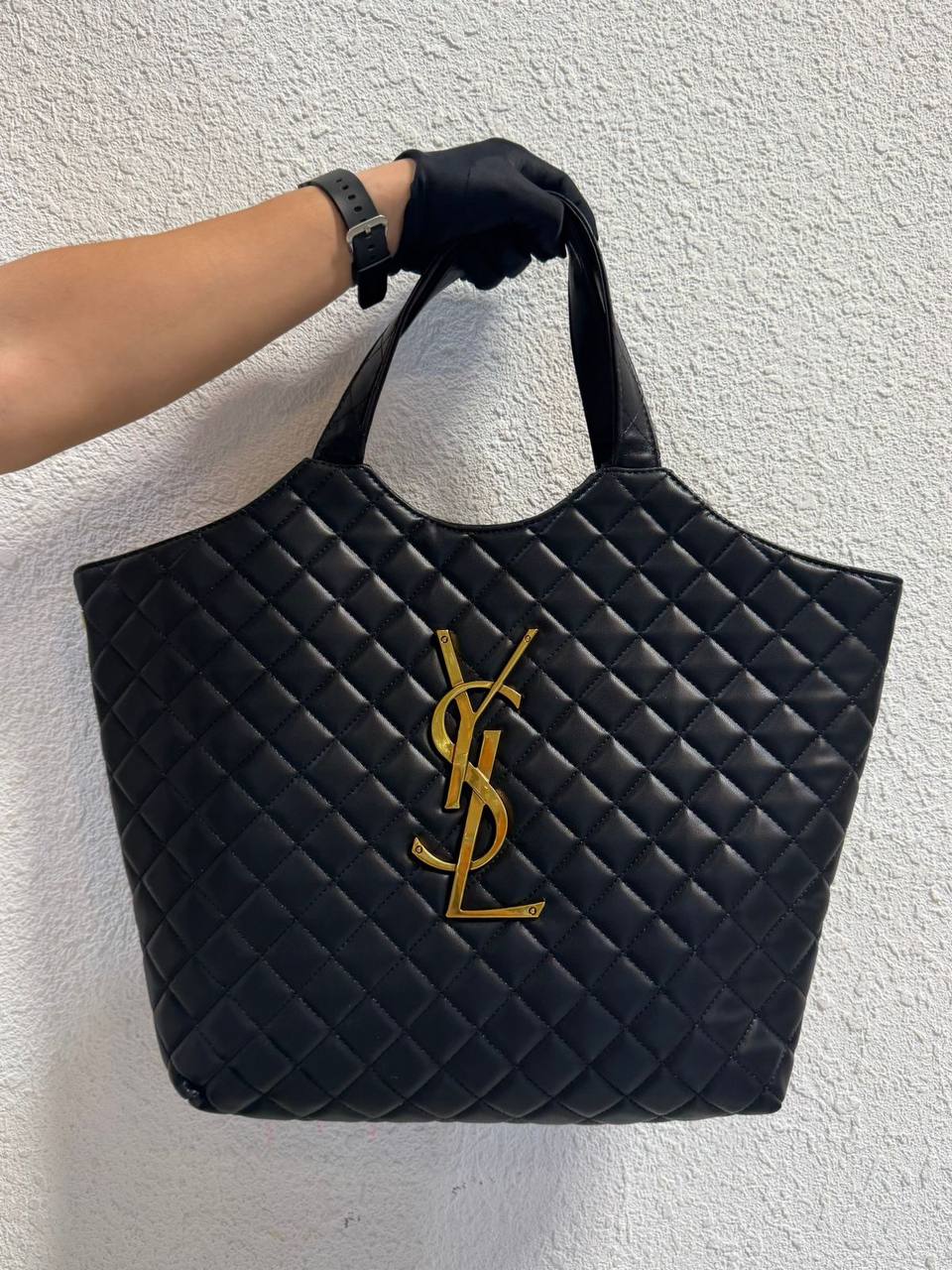 YSL
110 dhs🪙💚
Zain114
♥️♥️♥️