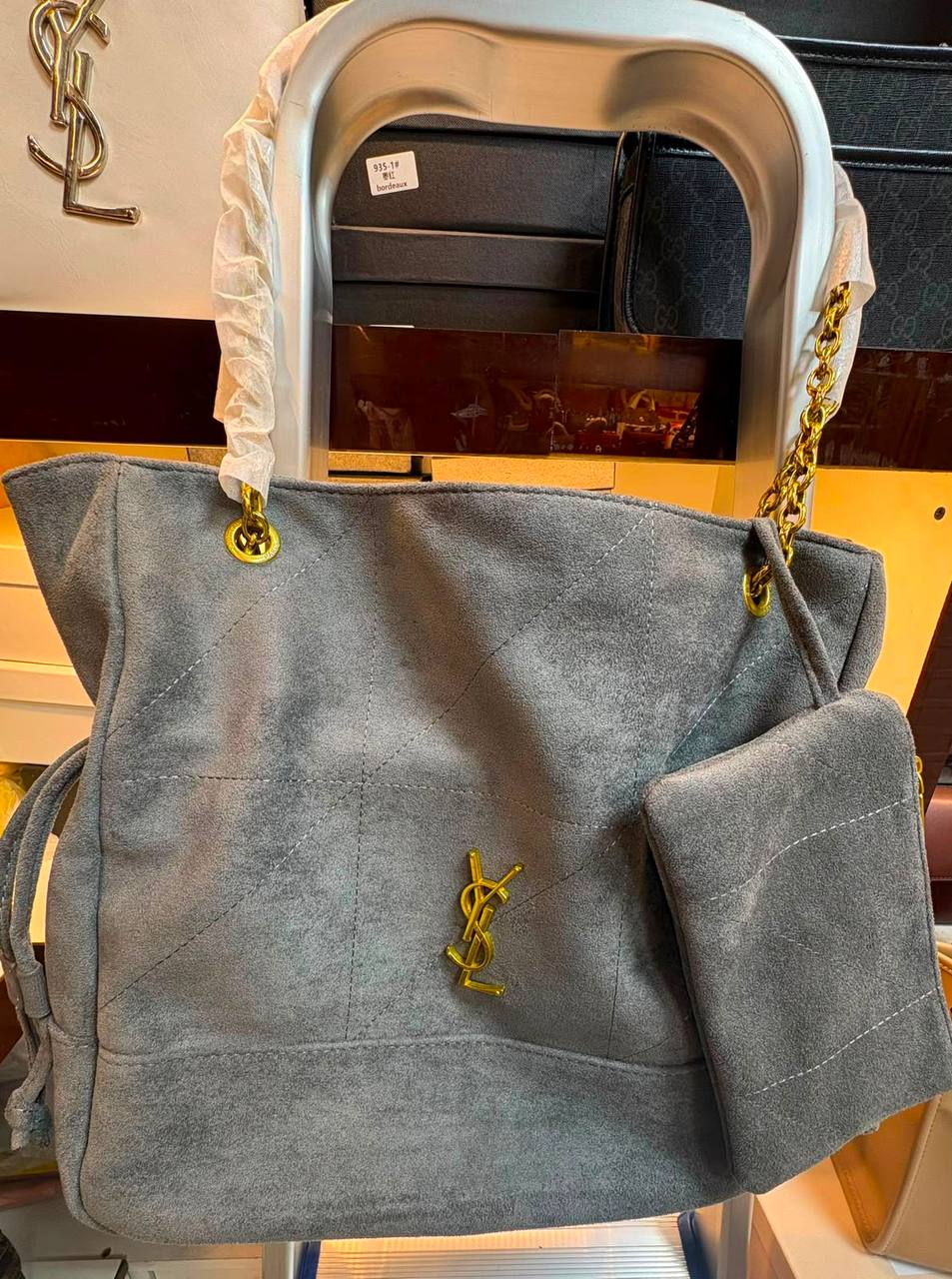 YSL
75 dhs✅
With box
Zain219
♥️♥️♥️