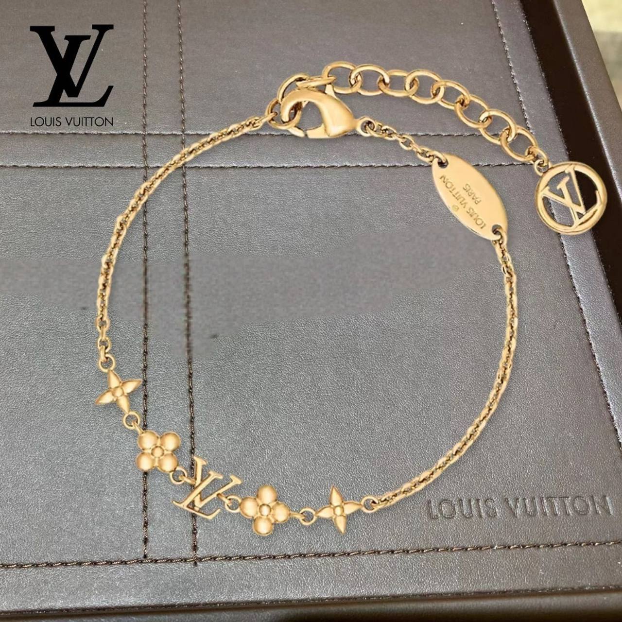 LV ❤️🔥*
Bracelet 🦋
Master quality 💯
With normal boxes 📦
45 dhs✅
With master box 🗃️
60 dhs✅
Zain216
♥️♥️♥️