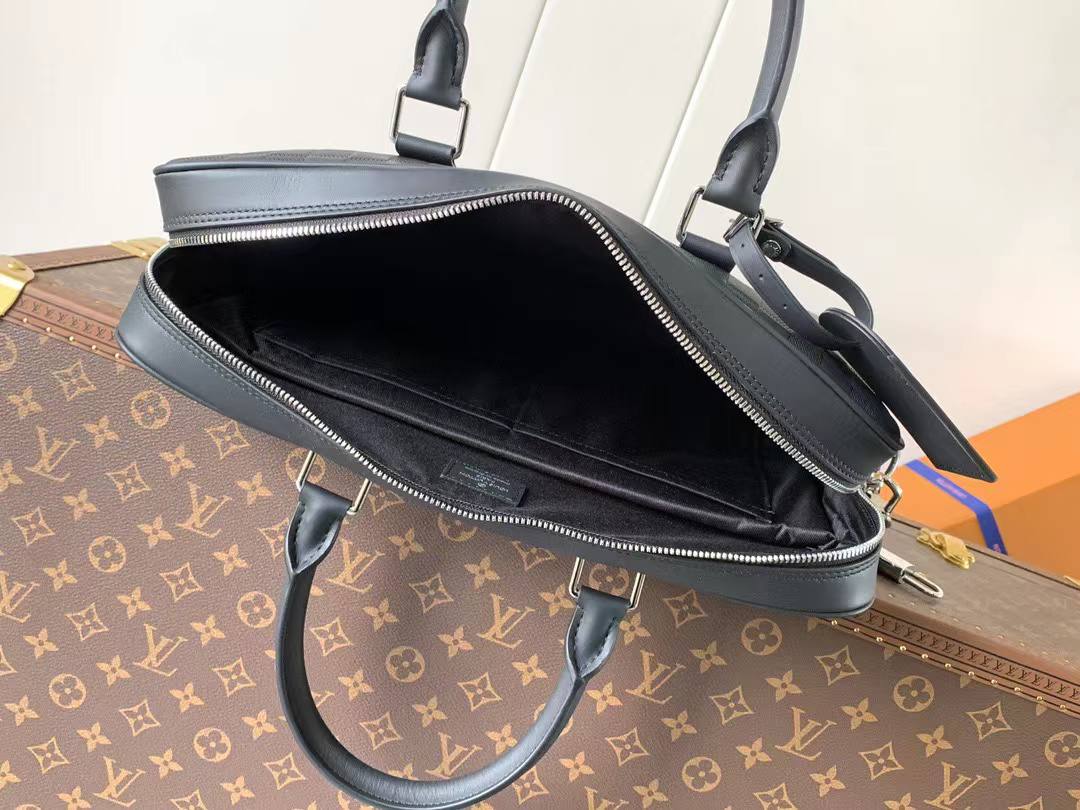 NEW COLLECTION👌🏻
Louis Vuitton LAPTOP ❤🔥
SUPER MASTER Quality👑With Original Packaging👌🏻
For Price 👇 WhatsApp✅
0568585901
0507557372
0552275751 Owner Zain 👌
Zain329
♥️♥️♥️