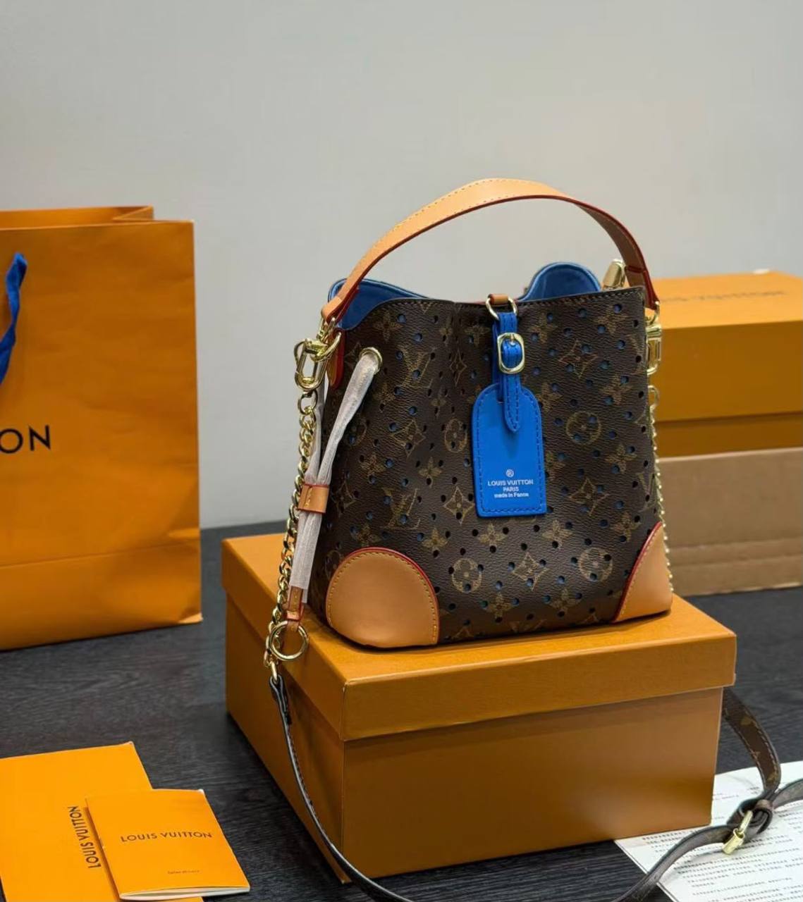 LV
COPY ONE
NEW CAME
WITH BOX
155 dhs🇦🇪🇦🇪
Zain39
♥️♥️♥️