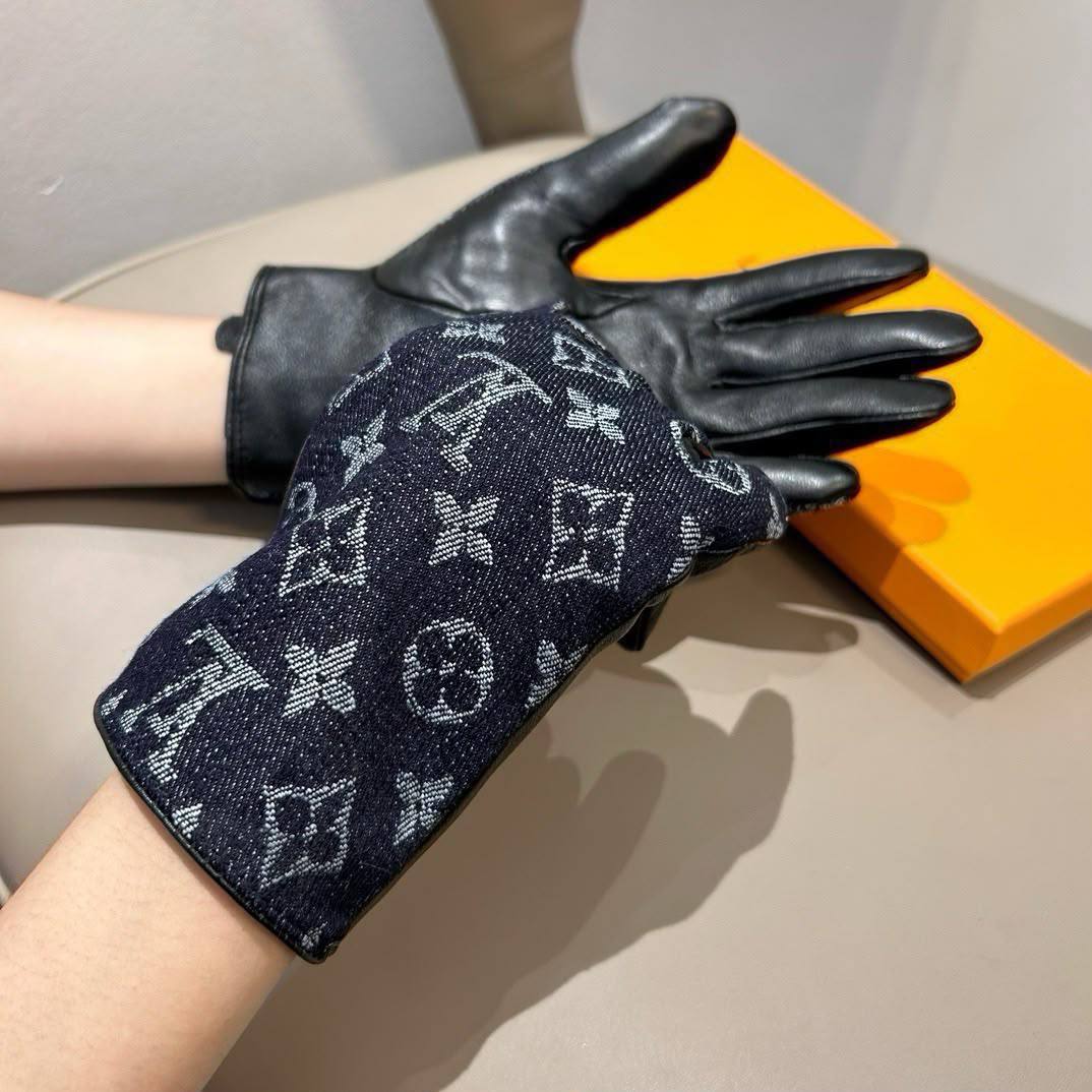 LV GlOVES
VVIP QUALITY
WITH ORRIGINAL BOX
320 dhs🇦🇪🇦🇪
Zain281
♥️♥️♥️