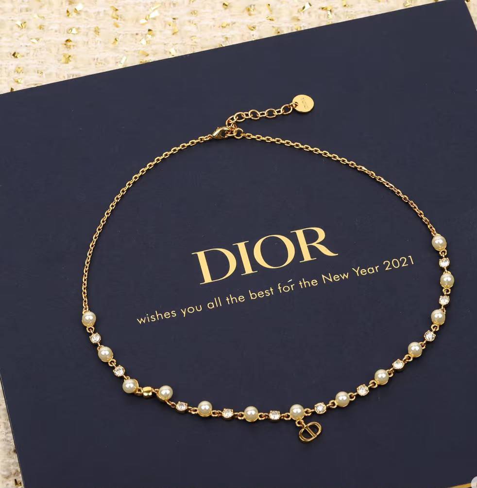 Dior
Necklace ✨
Bracelet 🦋
Master quality 💯
With normal boxes 📦
105 dhs🇦🇪🇦🇪
With master box 🗃️
130 dhs🇦🇪🇦🇪
Zain216
♥️♥️♥️